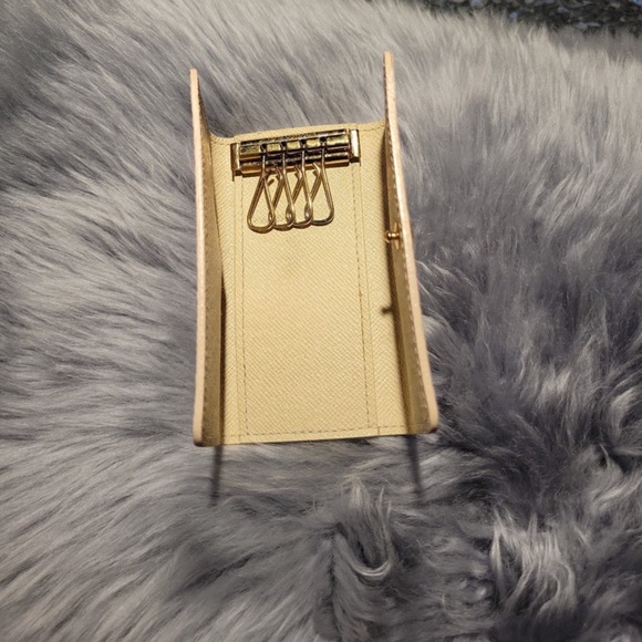 Louis Vuitton Damier Azur Keycase - Picture 4 of 7